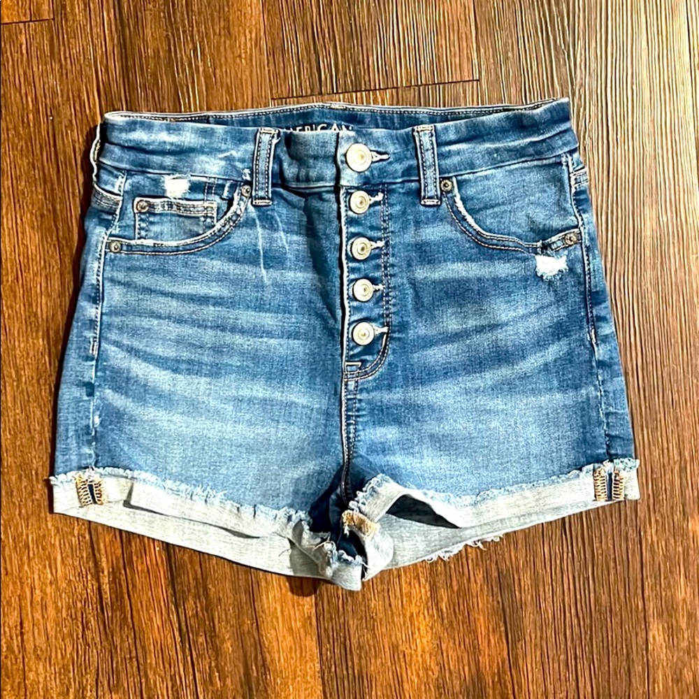 American eagle curvy hi-rise shortie short.